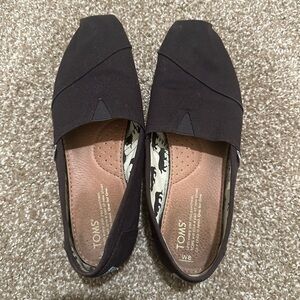 Women’s Black Toms